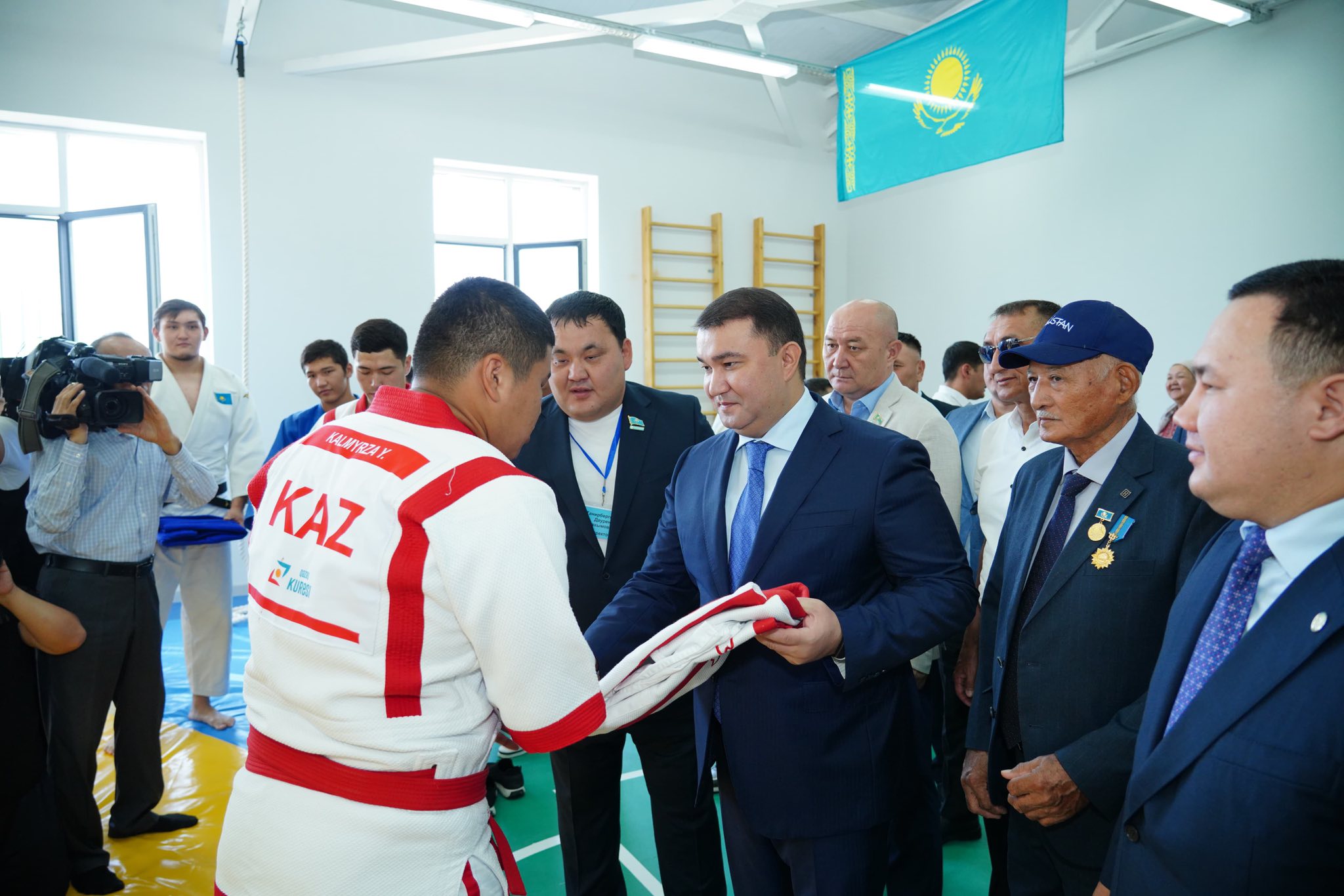 КОНСТИТУЦИЯ КҮНІ: ТҮРКІСТАНДА ӘБДІСАЛАН НҰРМАХАНОВ АТЫНДАҒЫ СПОРТ КЕШЕНІ ПАЙДАЛАНУҒА БЕРІЛДІ