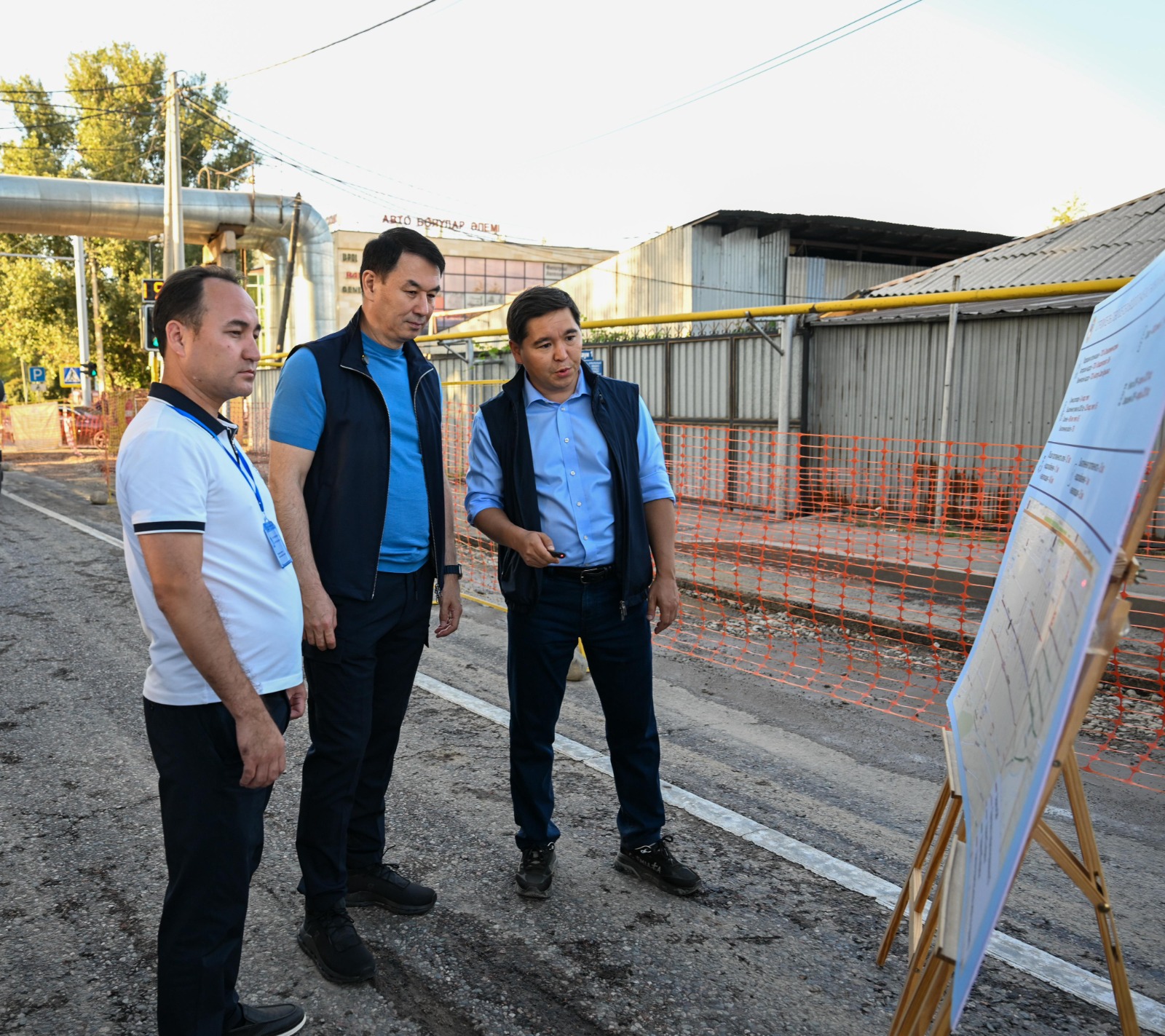 Алматы әкімі қаладағы инженерлік желілерді қайта жаңғырту барысымен танысты