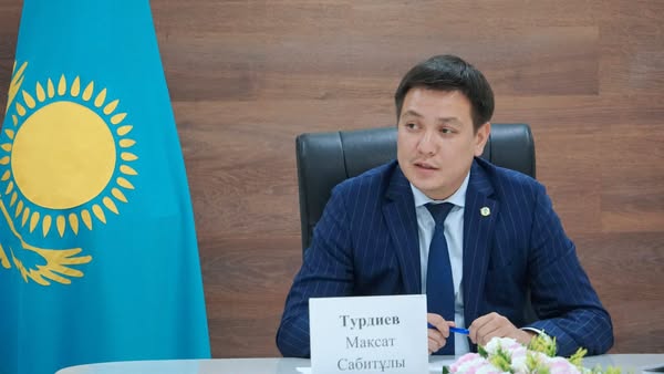 КЕЛЕС АУДАНЫНДА ТҰРҒЫНДАРДЫҢ ӨТІНІШІ ТЫҢДАЛЫП, НАҚТЫ ТАПСЫРМАЛАР БЕРІЛДІ
