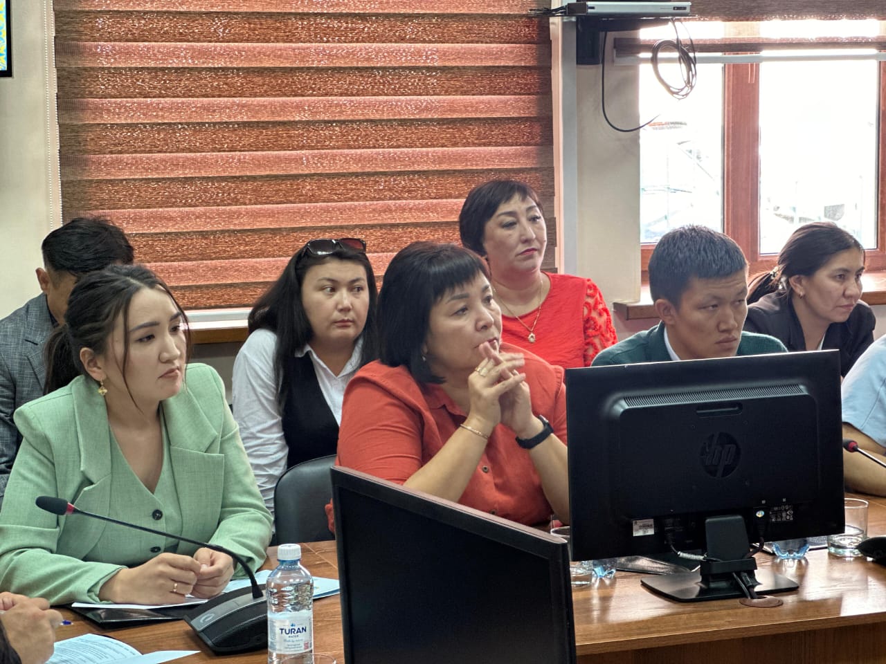 «Мемлекеттік тіл – қоғамдық қатынас тілі: көрнекі ақпарат пен жарнама тілін біріздендіру. Қоғамдық тамақтану орындарындағы ас мәзір мәселесі» тақырыбындағы семинар-кеңес өтті