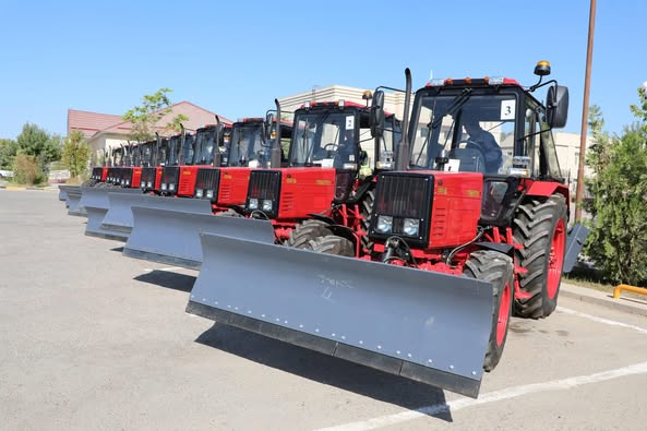 ТҮРКІСТАН: МАҚТААРАЛДА КОММУНАЛДЫҚ САЛА ӨКІЛДЕРІНЕ ЖАҢА ТЕХНИКА КІЛТТЕРІ ТАБЫСТАЛДЫ