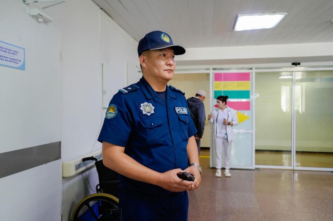 В 6 больницах Астаны установлены круглосуточные полицейские посты