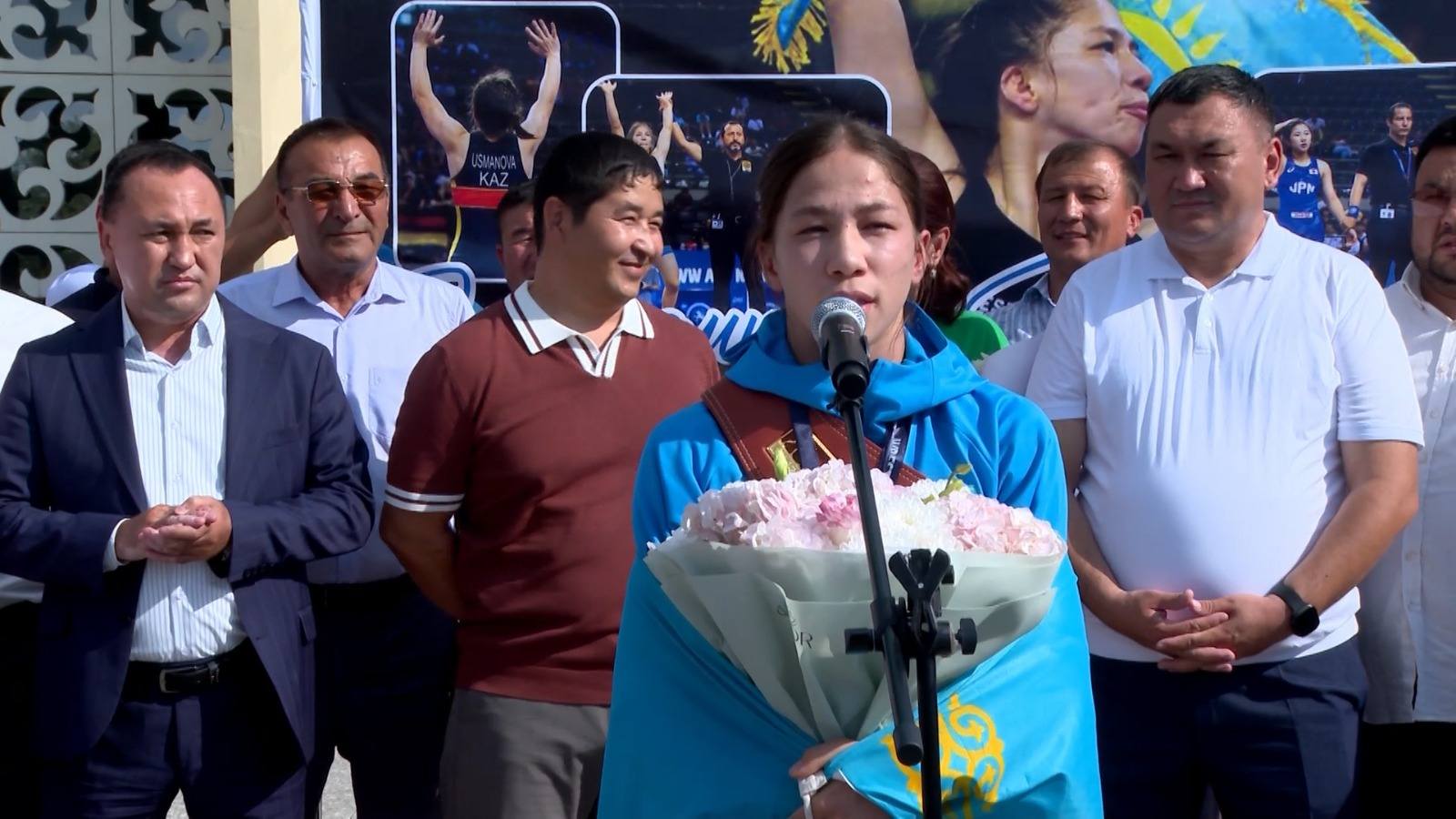 ТҮРКІСТАНДЫҚ ӘЛЕМ ЧЕМПИОНЫ ТУҒАН ЖЕРГЕ ОРАЛДЫ