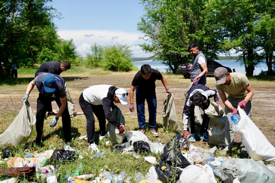 Абай облысында «Таза жағалау» акциясы өтті: табиғатты аялау – ортақ міндет