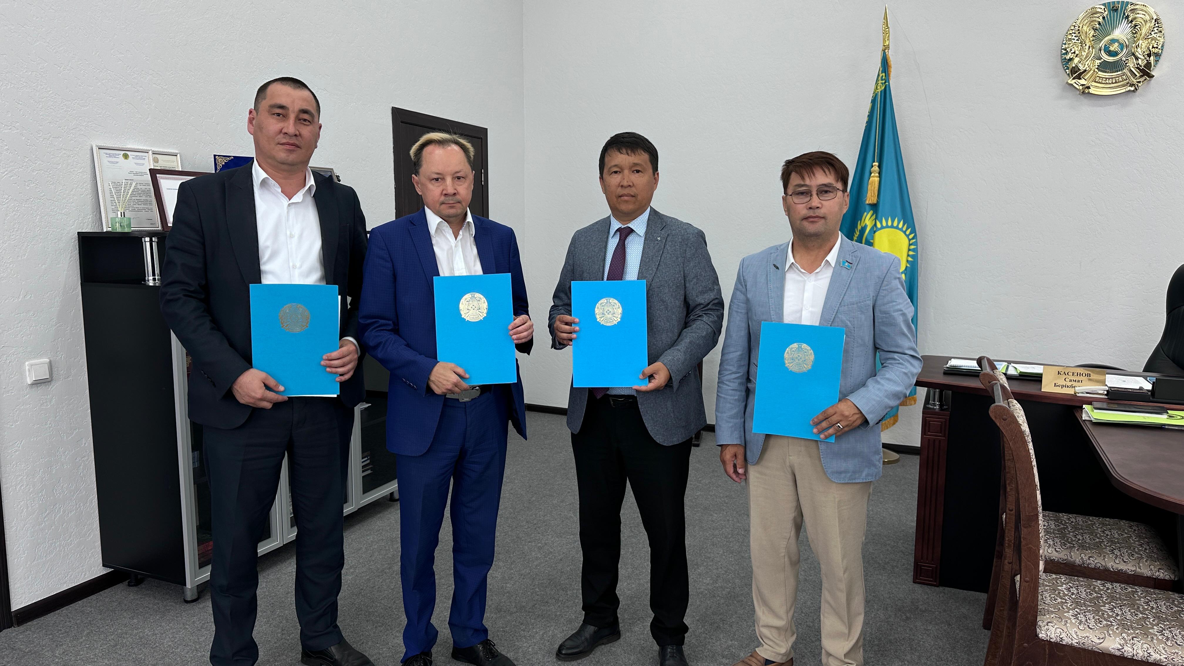 Шығыс Қазақстан облысының мәдениет басқармасы, облыстық кәсіпкерлер палатасы, облыс бойынша сауда және тұтынушылардың құқықтарын қорғау департаменті, «Халықаралық «Қазақ тілі» қоғамы» қоғамдық бірлестігінің Шығыс Қазақстан облыстық филиалы арасында өзара ынтымақтастық туралы меморандумға қол қойылды.