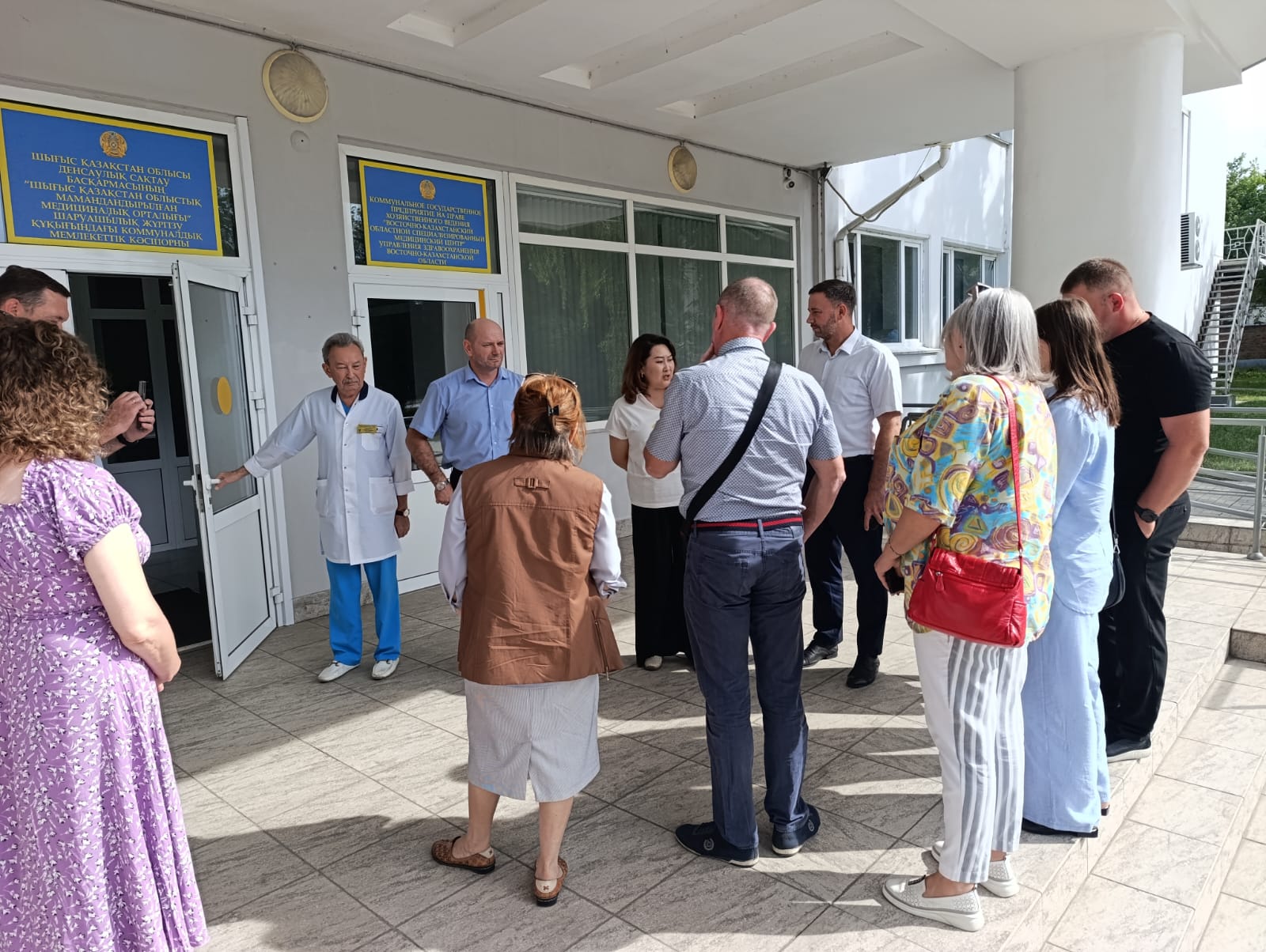 Қалалық мәслихат депутаттары облыстық мәслихат депутаттарының қатысуымен көшпелі отырыс өткізді, оның барысында қаланың медициналық мекемелеріне барды
