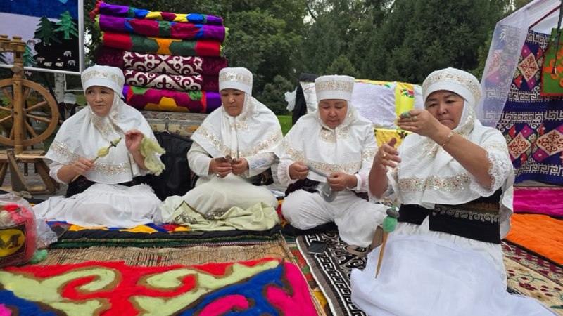 АУҚАТТЫ АУЫЛЫНЫҢ ӨНЕРПАЗДАРЫ