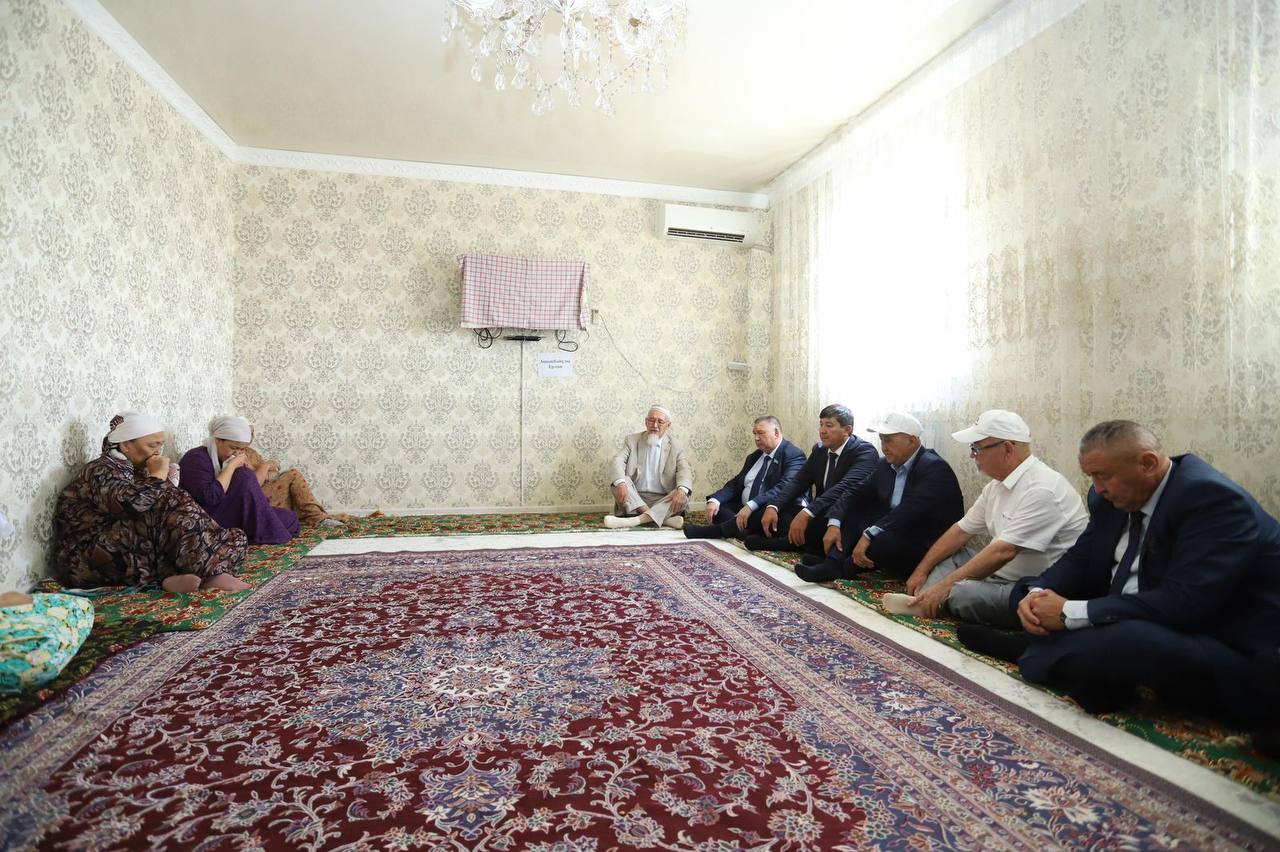 Маңғыстауда екі адамның өмірін құтқарып өзі суға батып кеткен Е.Шонтабаевтың отбасына пәтер берілді