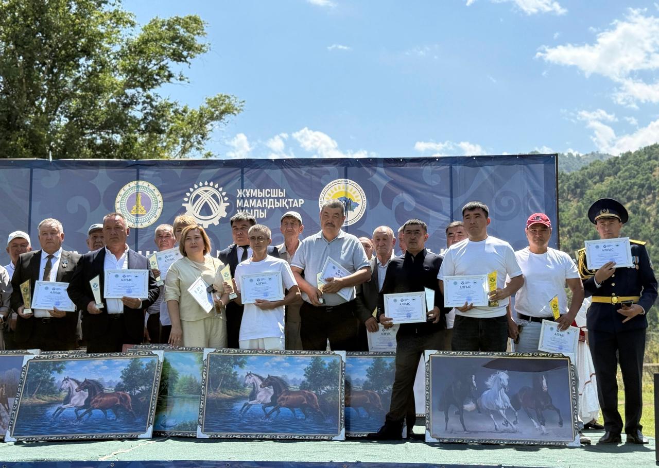 Жұмысшы мамандықтар жылы аясында Еңбекшіқазақ аудандық ТЖБ аға инженері «Жыл адамы» құрметті атағына ие болды