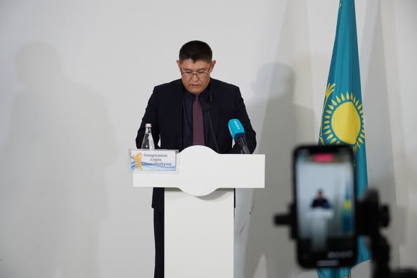 Ақмола облысының бас мемлекеттік санитариялық дәрігері Серік Омарханов брифинг барысында 2025 жылдың алғашқы алты айындағы өңірдегі эпидемиологиялық жағдайдың қорытындысын жариялады. Оның айтуынша, жалпы жұқпалы және паразиттік аурулар бойынша жағдай тұрақты, дегенмен кейбір көрсеткіштерге ерекше назар аудару қажет.