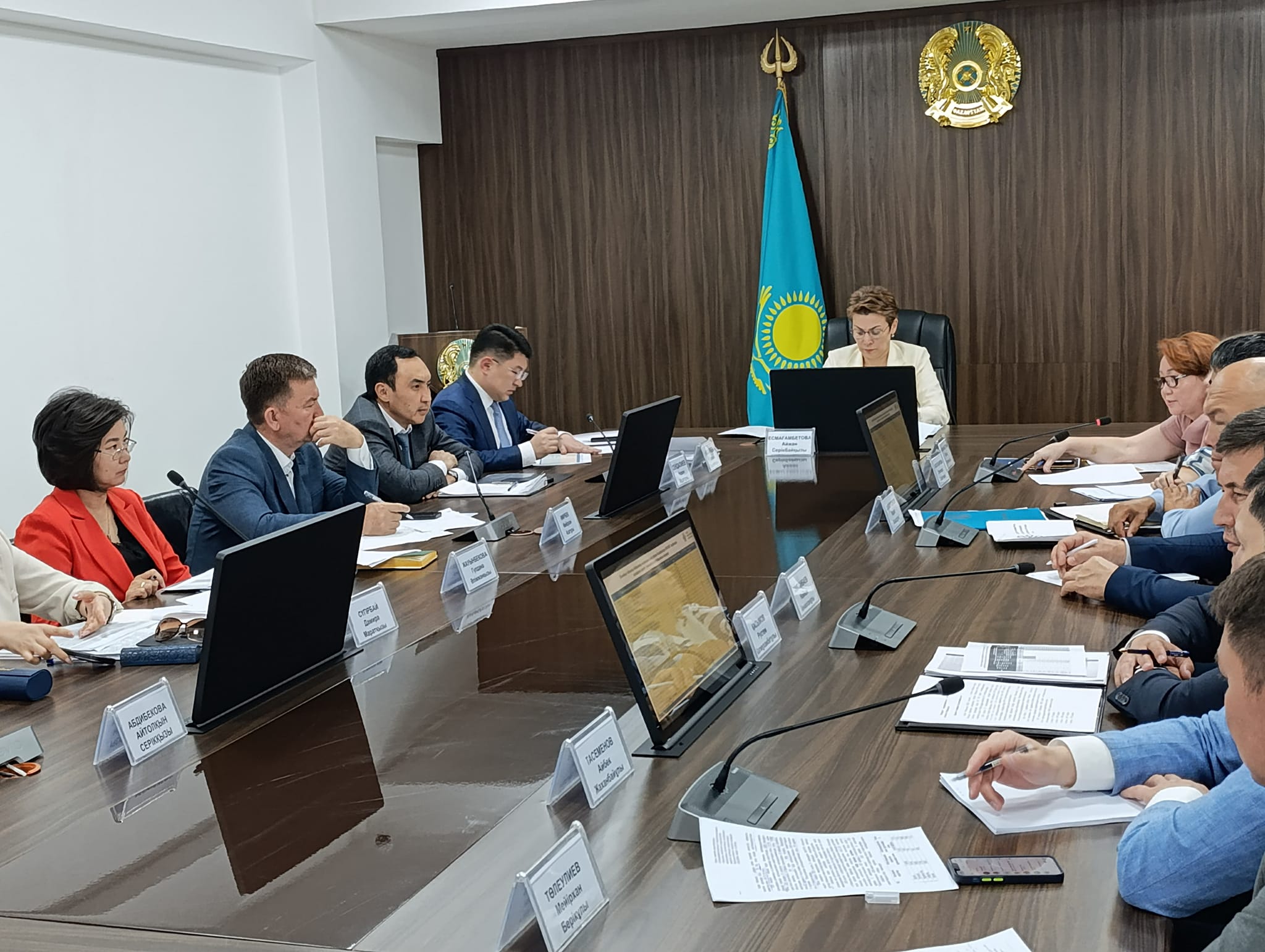 Жамбыл облысында халықты міндетті әлеуметтік медициналық сақтандыру жүйесімен қамтуды арттыру шаралары талқыланды