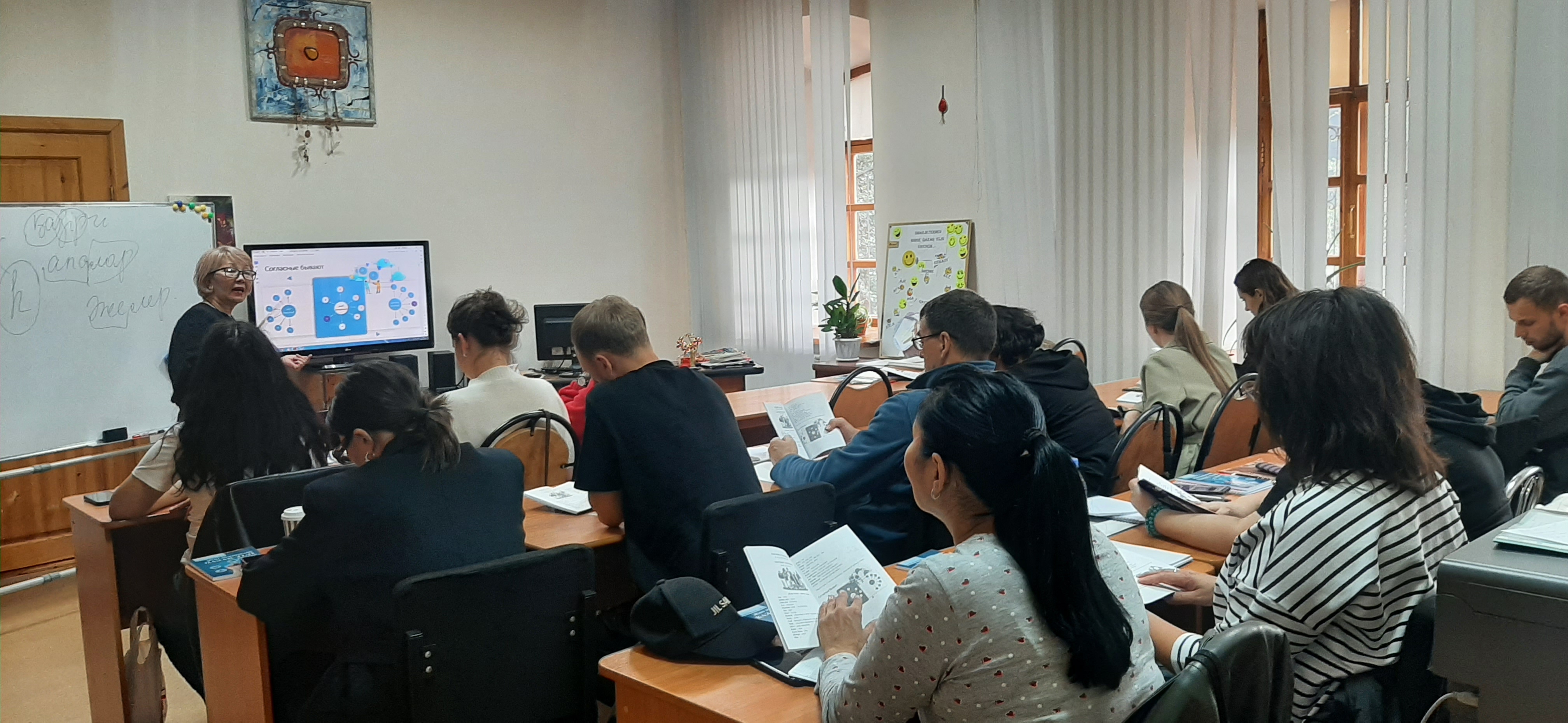 Павлодарда тегін қазақ тілі курстарының төртінші маусымы бастау алды