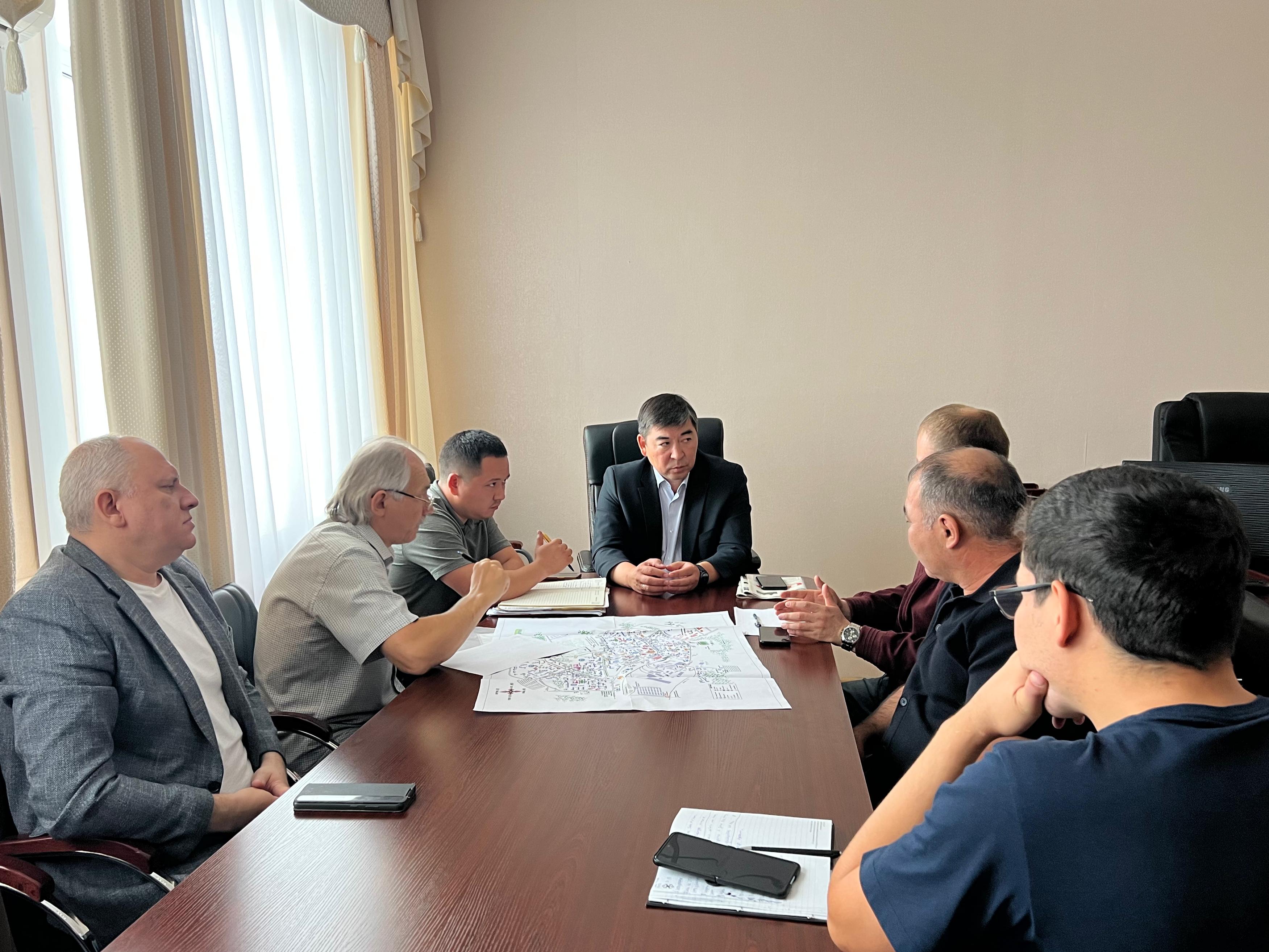 Коммуналдық қызмет өкілдерімен кездесу өтті.
