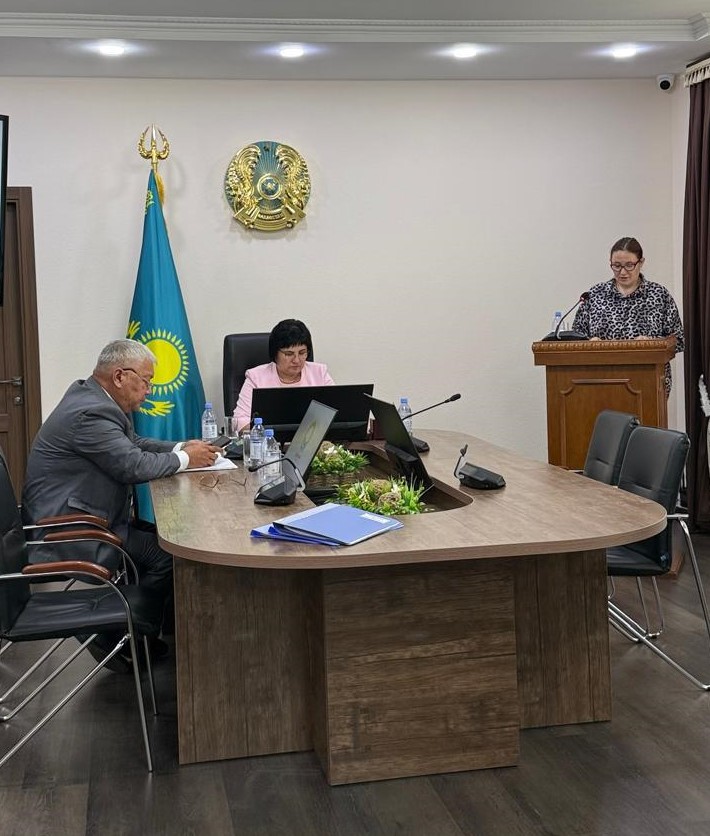 2025 жылғы 7 тамызда аудандық мәслихатының әлеуметтік сала және заңдылық мәселелері жөніндегі тұрақты комиссиясының жоспарлы отырысы өтті