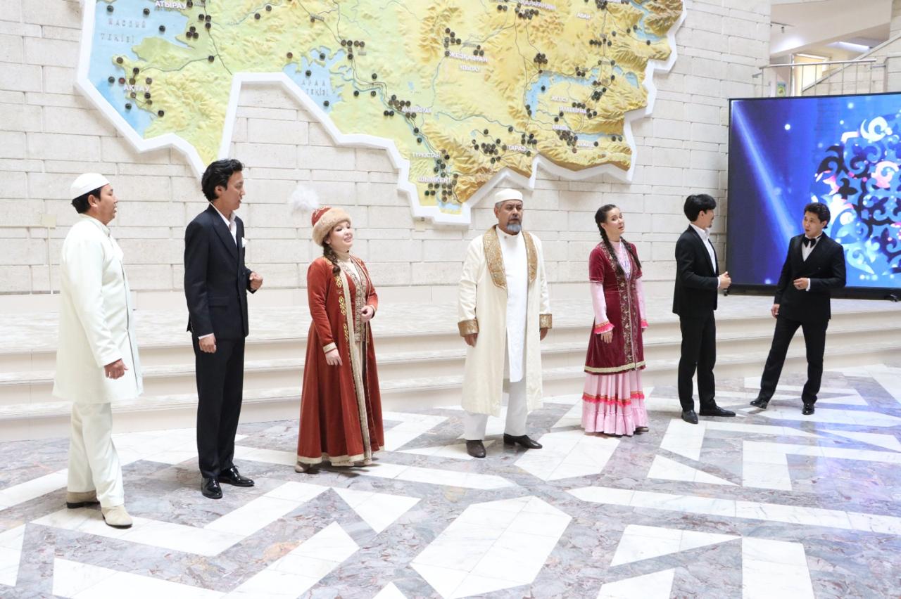 Абайдың рухани мұрасы: Алматыда ұлы ақынның 180 жылдығына арналған мәдени кеш өтті