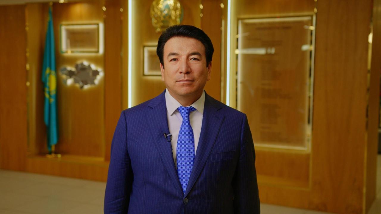 ҚР Оқу-ағарту министрі Ғани Бейсембаев қазақстандықтарды Білім күнімен құттықтады