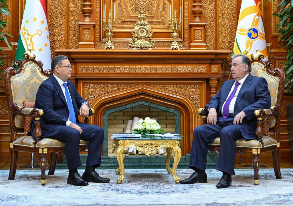 Тәжікстан Президенті Қазақстан СІМ басшысын қабылдады