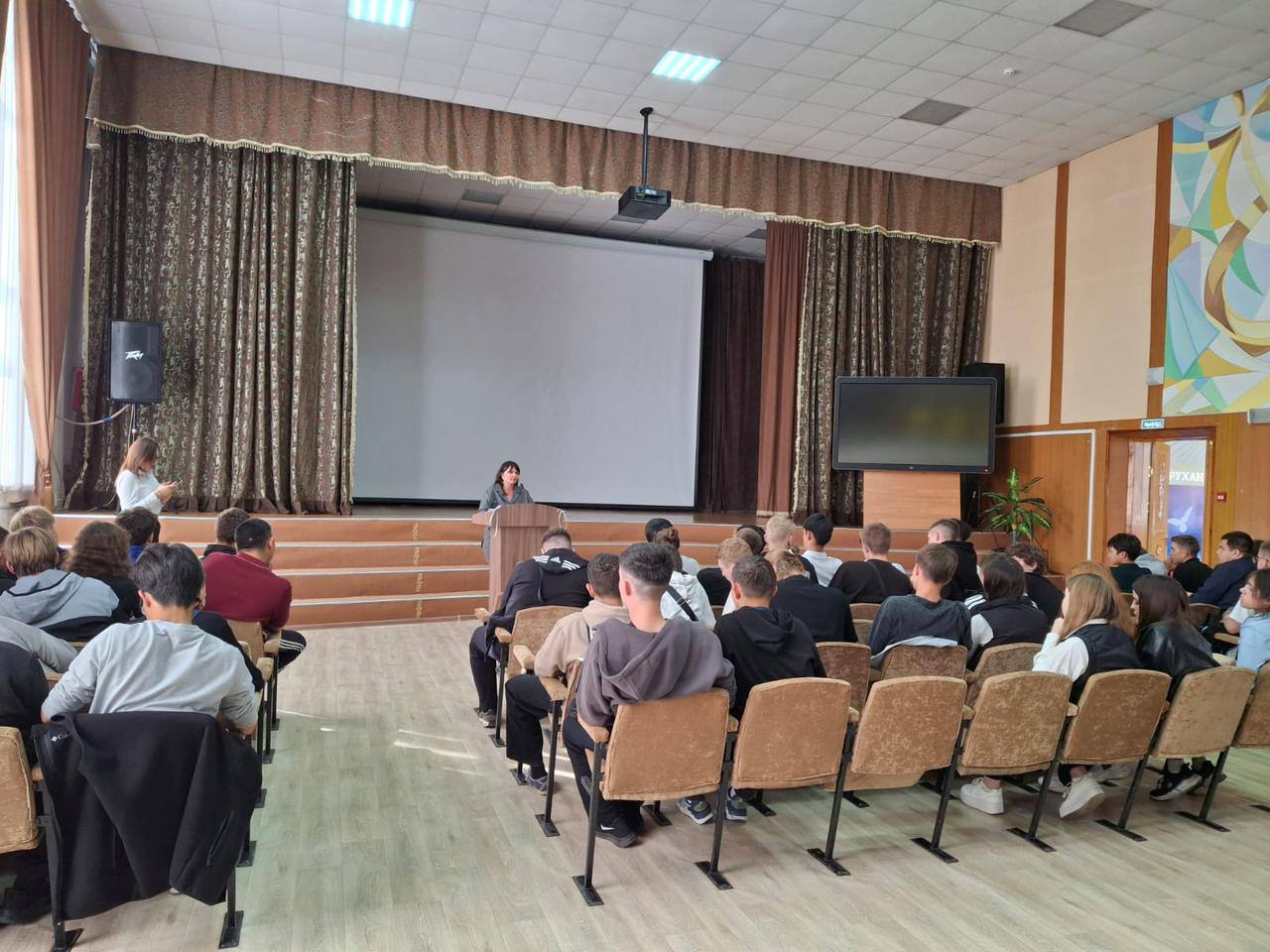 Студенттермен кездесу өтті.