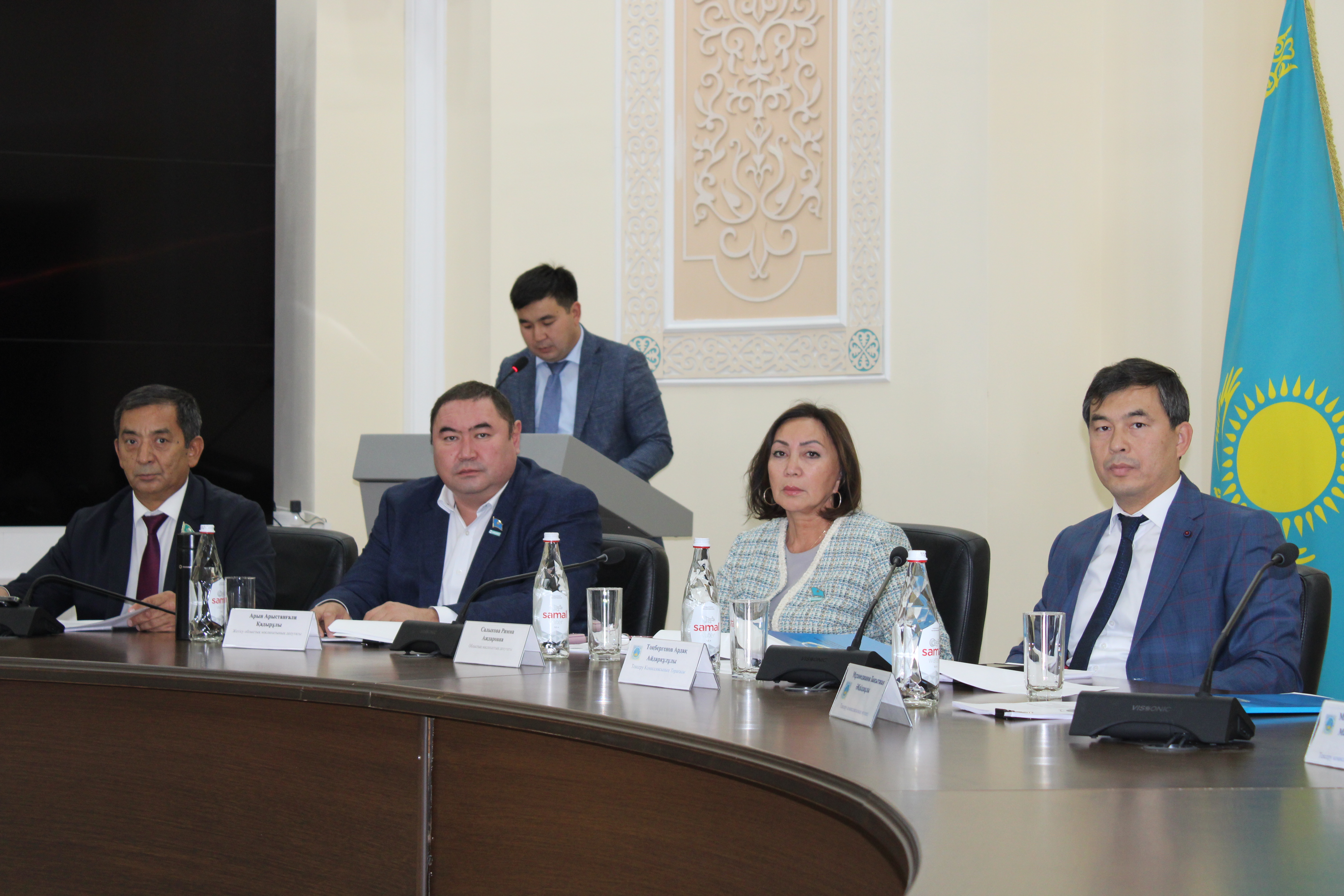2025 жылғы 10 қыркүйекте облыстық мәслихат депутаттарының қатысуымен Жетісу облысы бойынша Тексеру комиссияның кезекті отырысы өтіп, онда мемлекеттік активтерді пайдалану тиімділігіне және жергілікті бюджет қаражатын жоспарлау мен пайдалануға жүргізілген мемлекеттік аудиттің қорытындылары қаралды.
