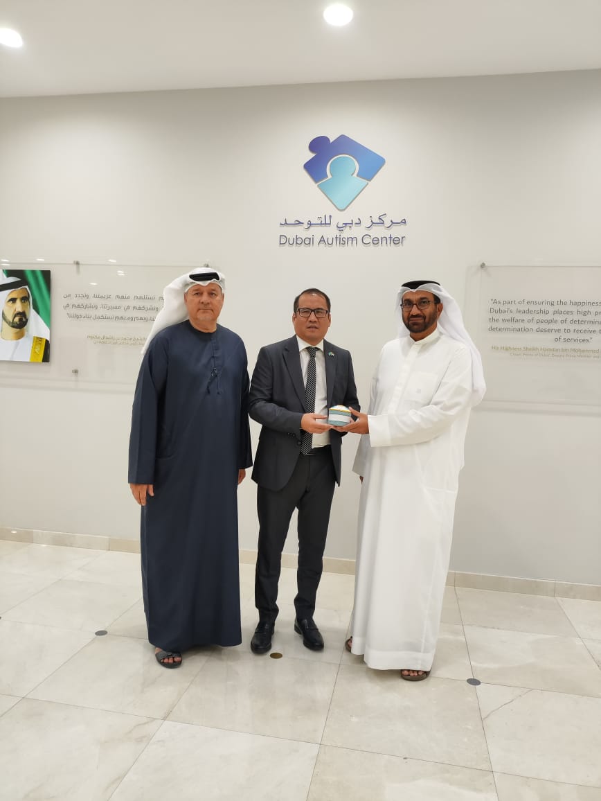 Ү.ж. 10 қыркүйекте «Dubai Autism Center» Төрағасы Хешам Абдулла Кассим Аль Кассим және Орталықтың Бас директоры Мухаммед Аль Эмадимен кездесу өтті.