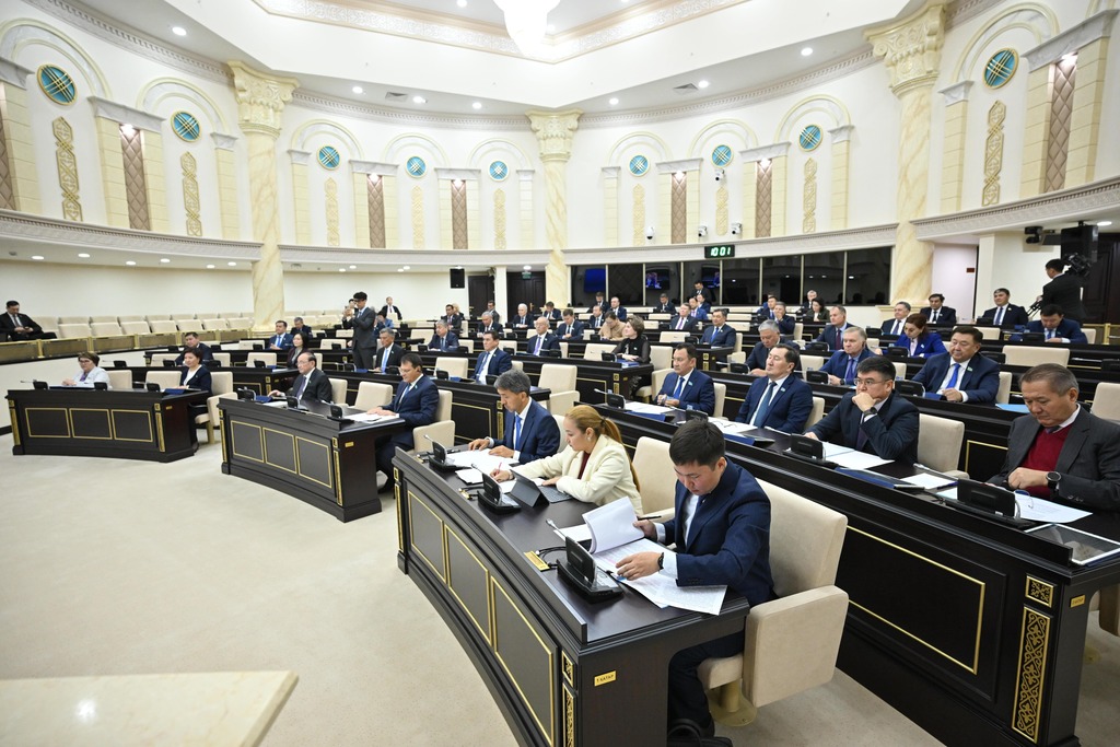 В Сенате приняли поправки по вопросам инновационной деятельности и госстатистики