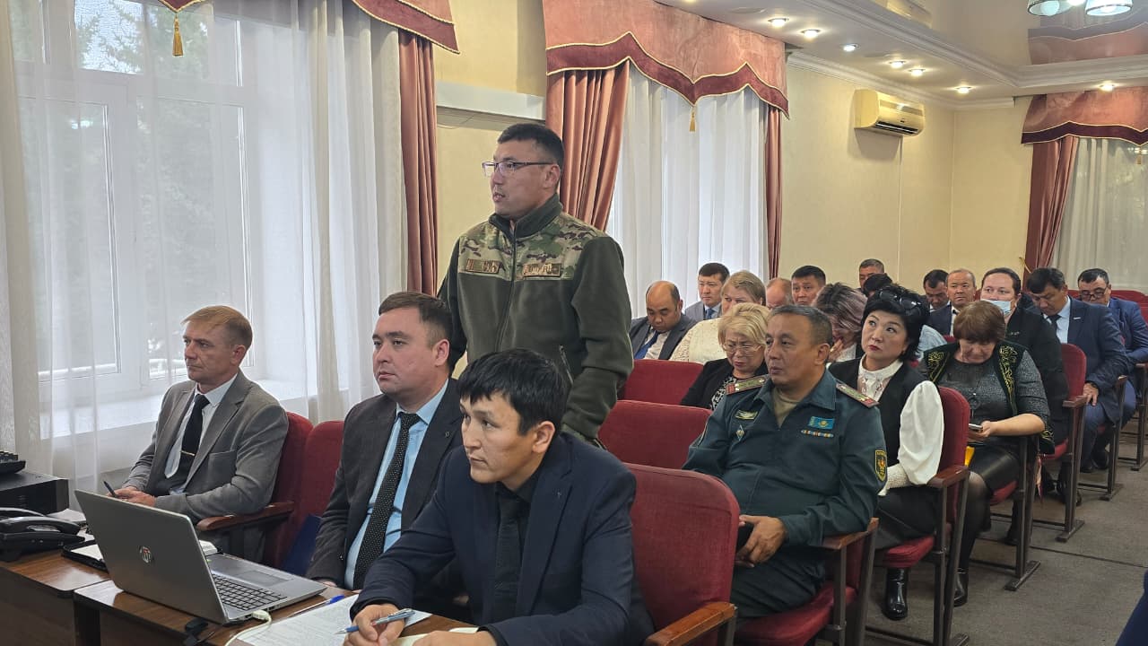 Аппаратное совещание с участием руководителей районных служб и ведомств.