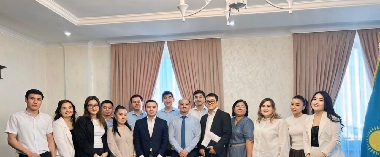 🛡️ Мемлекеттік қызметке құрмет-қоғам сенімі
