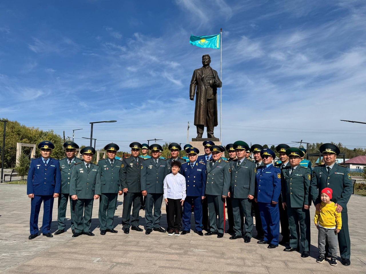 Ақкөлде Ұлттық қорғаныс университетінің әскери қызметшілері Сағадат Нұрмағамбетовті еске алу іс-шарасын өткізді