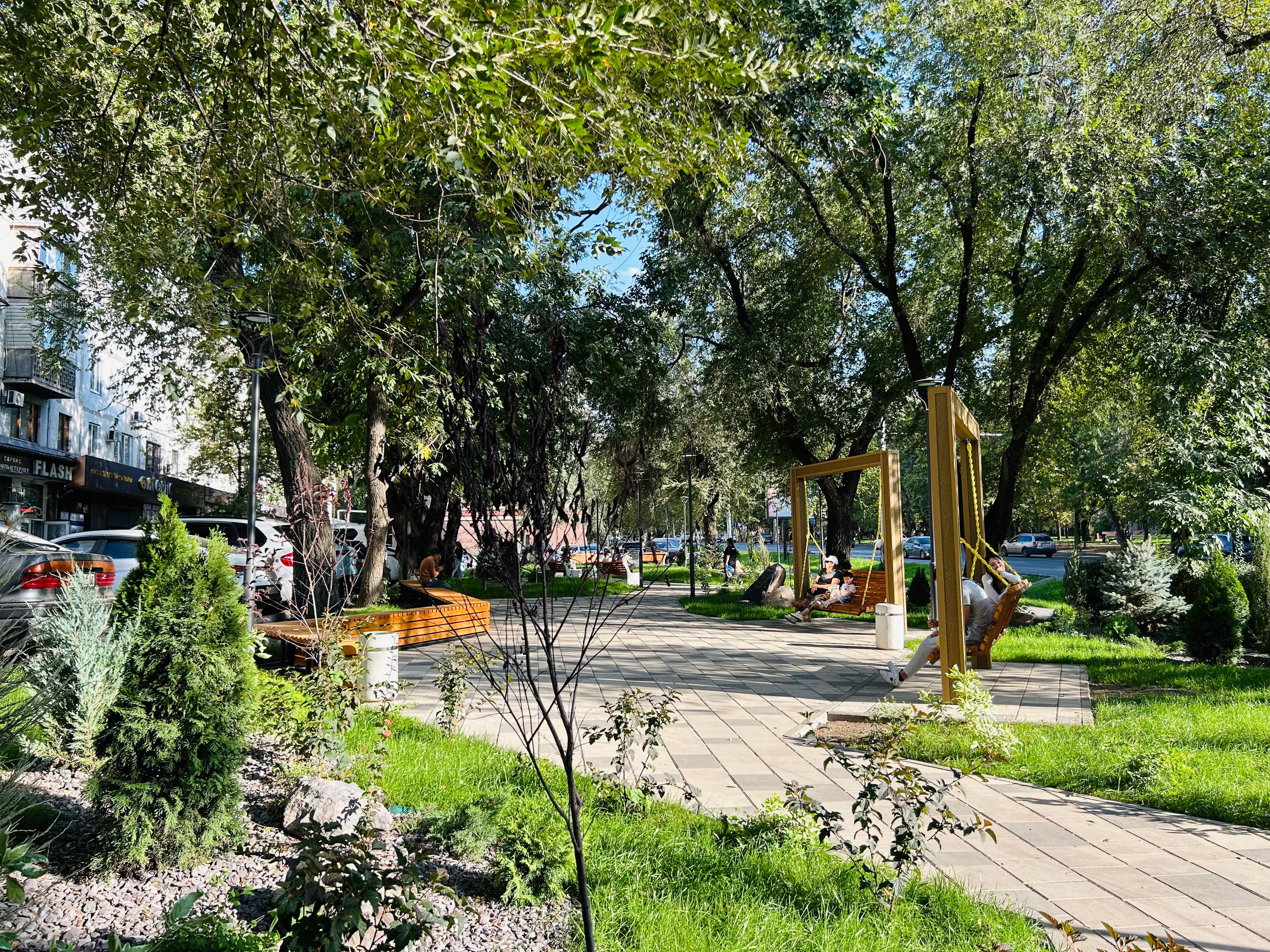 Алматының Әуезов ауданында жаңа сквер пайда болды