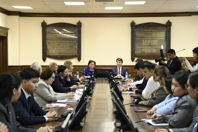 Послание Президента-2025: разъяснительную встречу провели для студентов и преподавателей столичного вуза