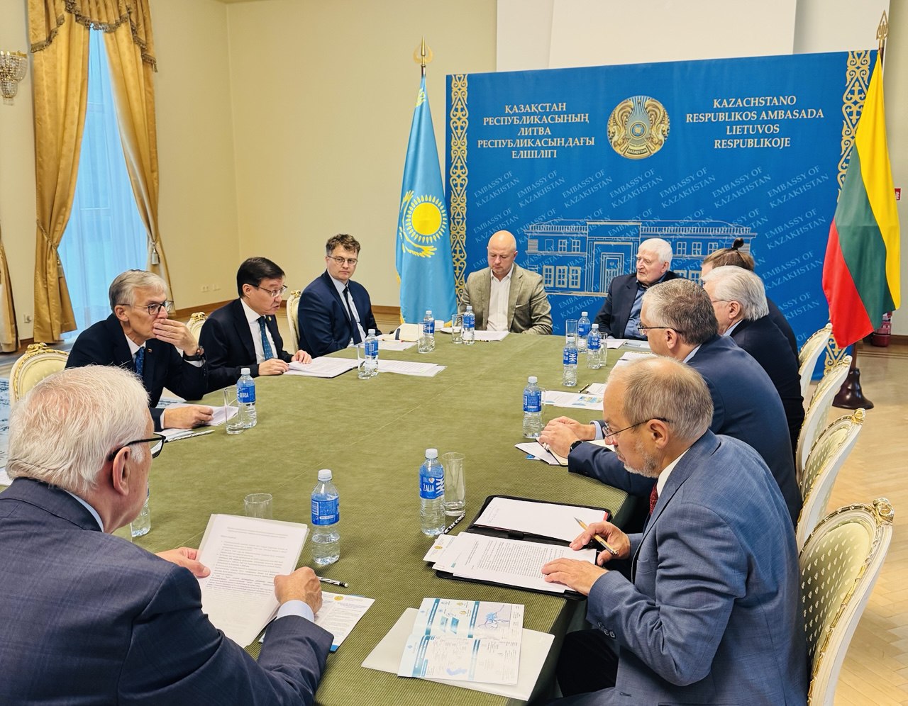 Ядролық сынақтарға қарсы халықаралық күн аясында Вильнюсте дөңгелек үстел мен фотокөрме өтті