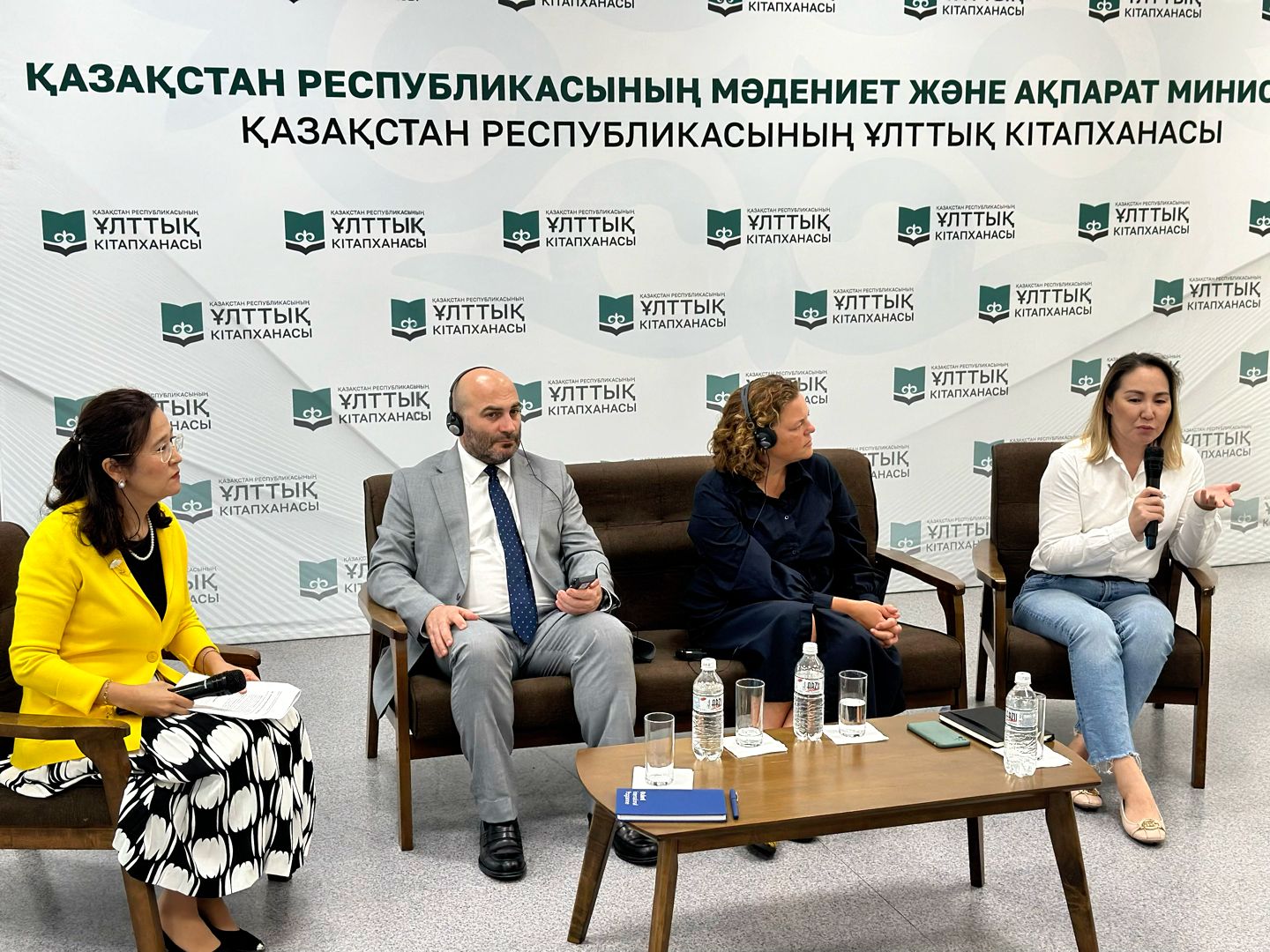 Международная дискуссия по детской литературе прошла в Национальной библиотеке РК
