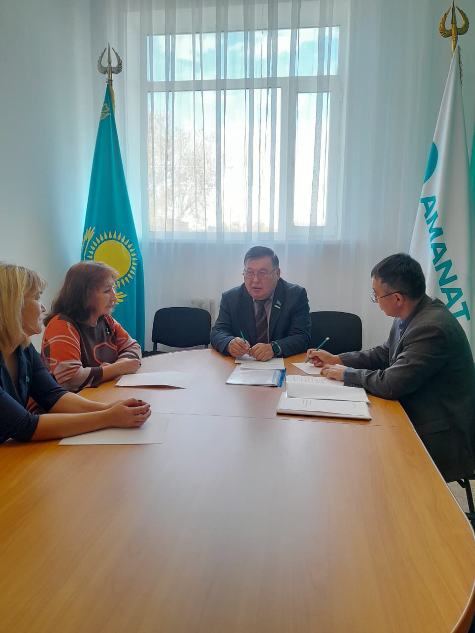 Қостанай облысы Ұзынкөл аудандық филиалының «AMANAT» партиясы  қоғамдық бірлестігінің Саяси кеңесі Бюросының отырысы