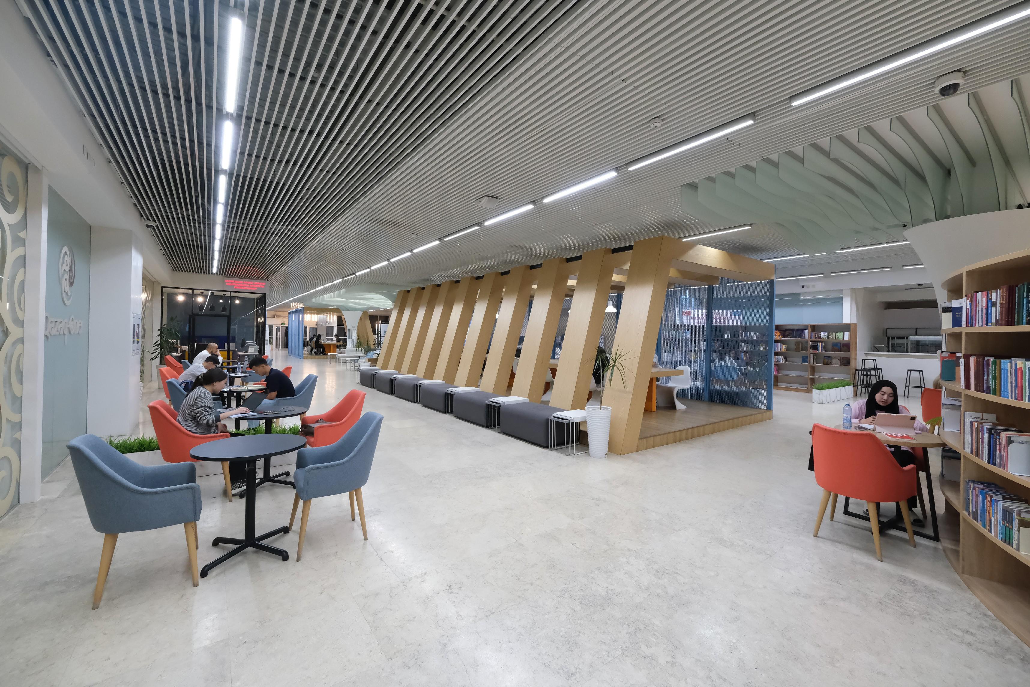 Новый год в Алматы начинается с важного культурного события — открытия новой современной библиотеки