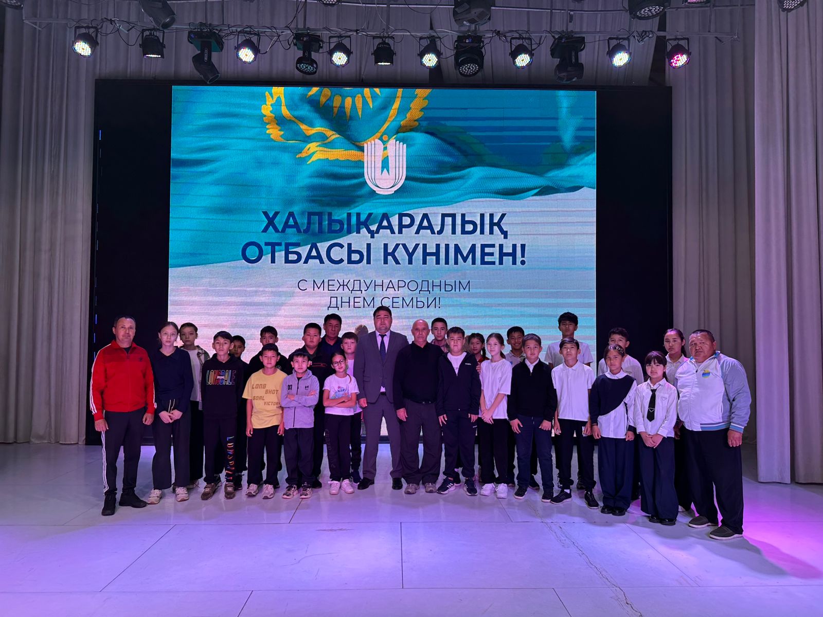 Отбасы күні қарсаңында Красный Яр  ауылдық округінің әкімі Мақыш Серікжан “Асық ату” және “Бес асық” спорттық ойындарының салтанатты ашылуына қатысты”