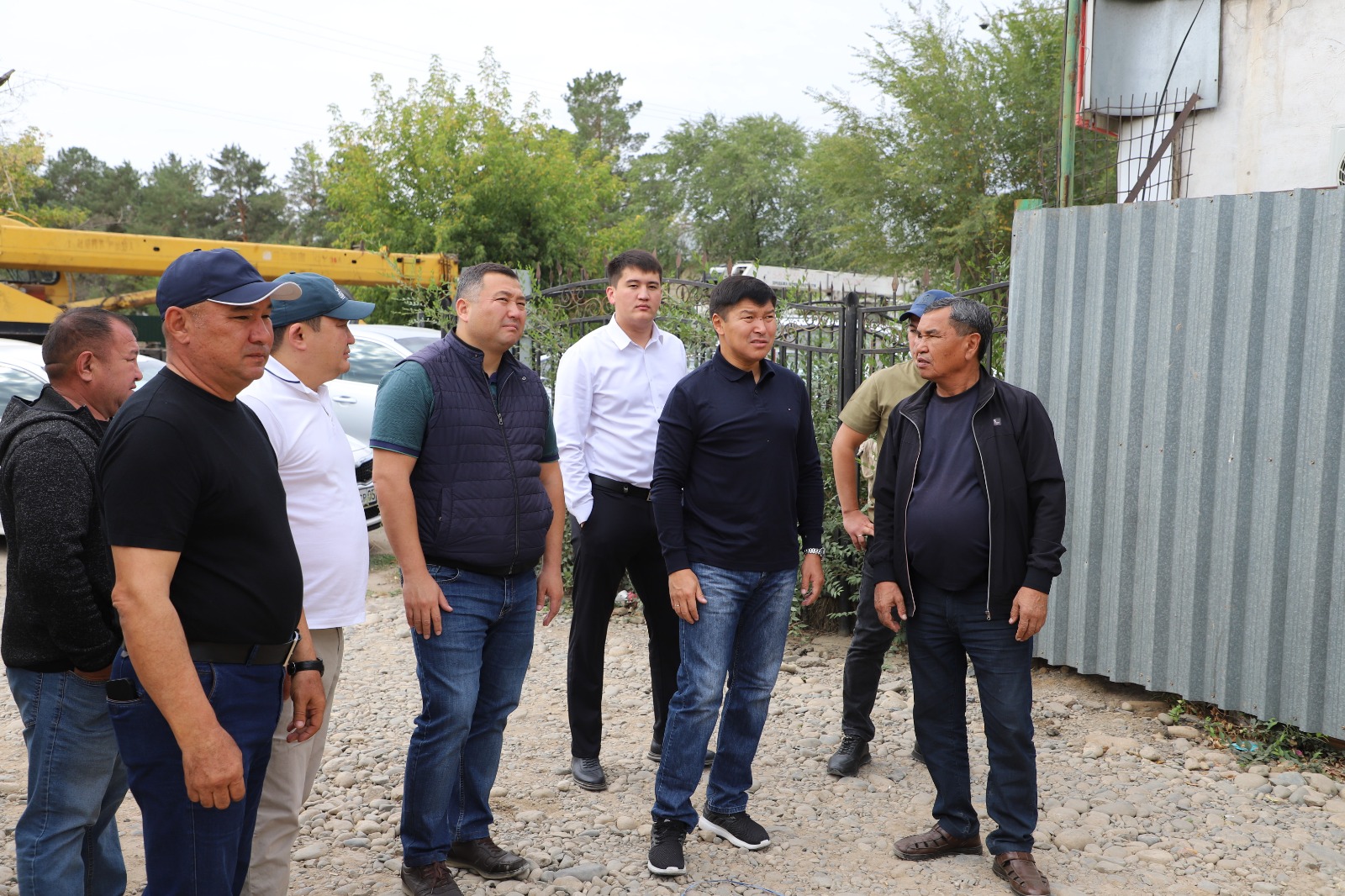 Қала әкімі Ернат Бәзіл құрылыс және абаттандыру нысандарын аралады