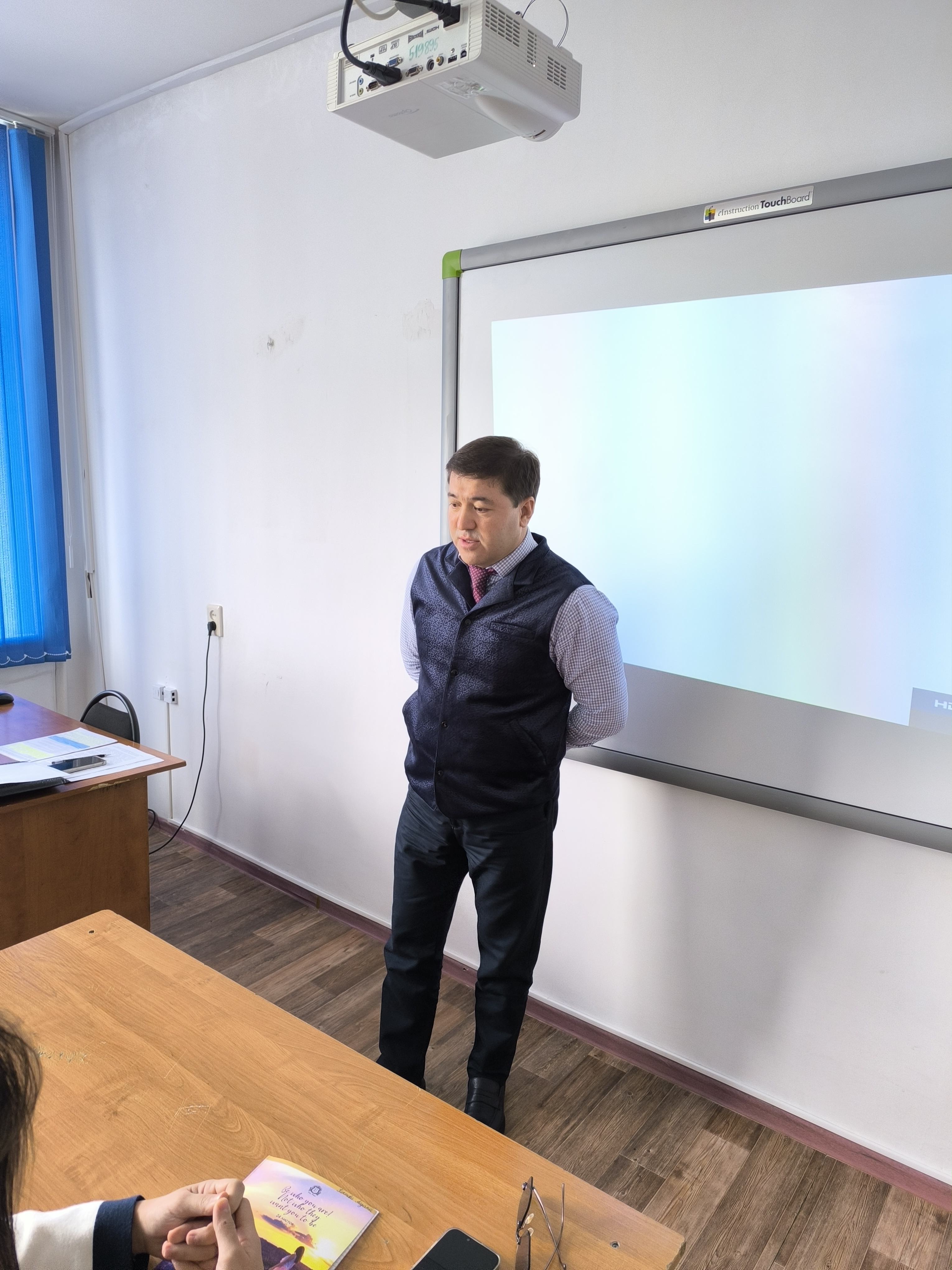 4 курс студенттерге «Сыбайлас жемқорлыққа қарсы іс қимыл негіздері» атты тақырыпта дәріс өткізілді