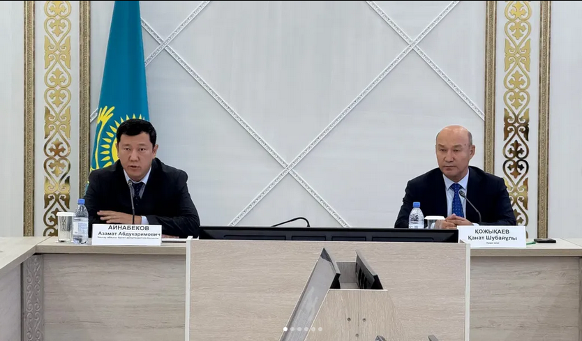 2025 жылғы 29 тамызында Қазақстан Республикасы Конституциясының 30 – жылдық мерекесі қарсаныңда Ұлытау облысы Әділет Департамнтінің басшысы А.Айнабеков адвокат, нотариус және жеке сот орындаушылармен бірлесіп Жаңаарқа ауданының халқымен кездесіп, құқықтық көмек көрсетті. Іс-шара барысында өтініш білдірген азаматтарға тегін білікті заң көмегі көрсетіліп, азаматтарға «Әділет» ақпараттық - құқықтық жүйесі сайтында іске қосылған жасанды интелект «Виртуалды Робот-кеңесі» чат-боты туралы, «Цифрлық атқарушылық жазба» пилоттық жобасы және «Тараптар кабинеті» онлайн сервисі іске қосылғандығы жайлы ақпарат берілді. 29 августа 2025 года в преддверии 30-летия Конституции Республики Казахстан руководителем Департамента юстиции области Ұлытау Айнабековым А. совместно с адвокатами, нотариусами и частными судебными исполнителями была проведена встреча с жителями Жанааркинского района и оказана юридическая помощь населению. В ходе мероприятия обратившимся гражданам были оказана бесплатная юридическая правовая помощь, а также граждане были проинформированы об искуственном интеллекте в информационно-правовой системе «Әділет» чат-бота «Виртуальной робот - советник», пилотном проекте «Цифравой исполнительный надписи» и запуске онлайн-сервиса «Кабинет старон».