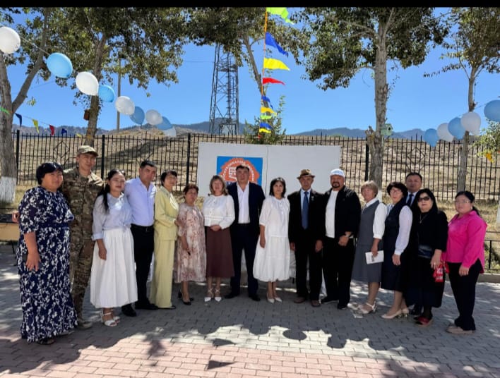 1-қыркүйек білім күні ашылу салтанаты өтті.