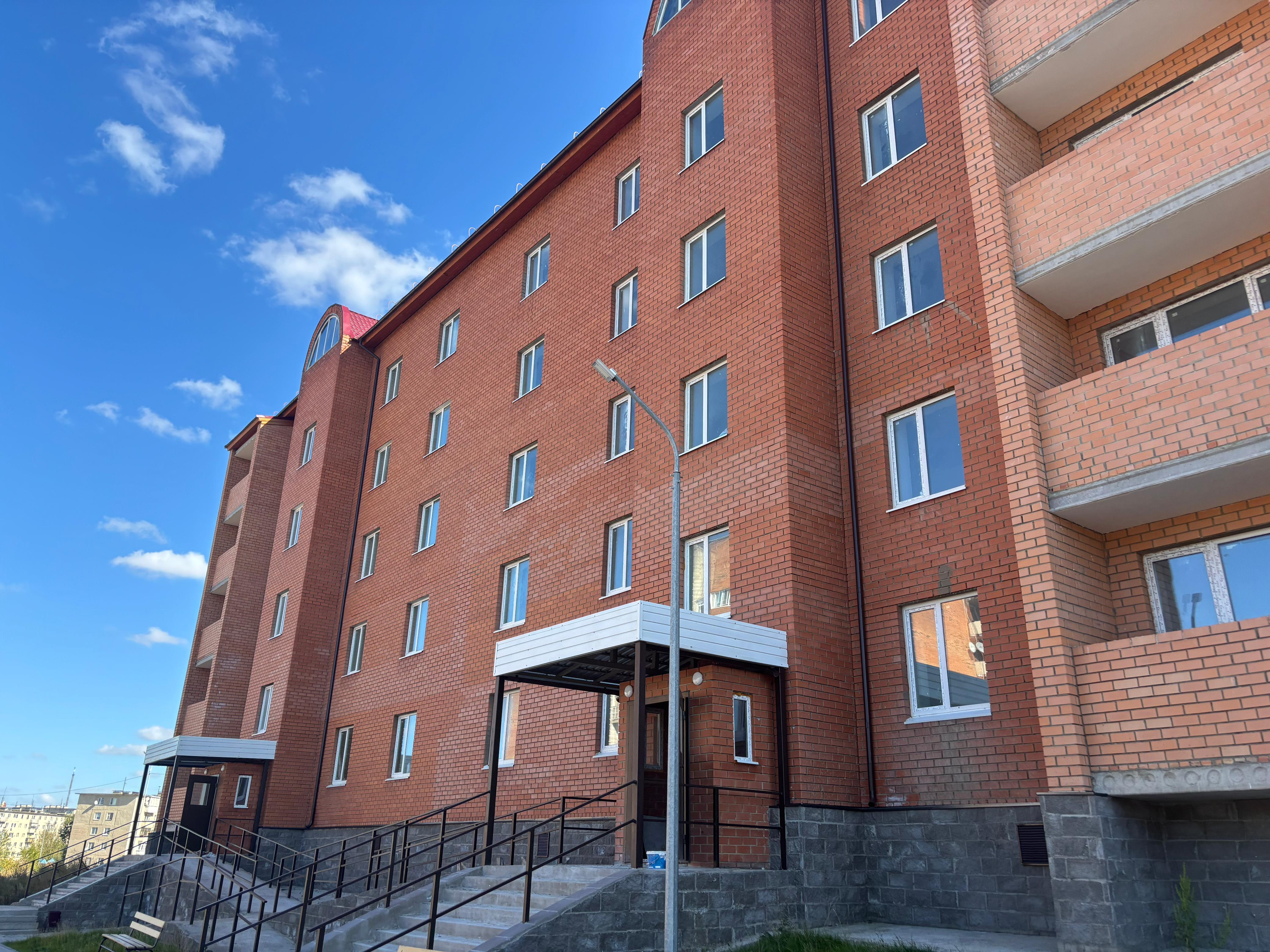 Today, Akim of the city, Gaidar Kasenov, visited the construction site of a 45-apartment residential building and reviewed the progress of the work being carried out