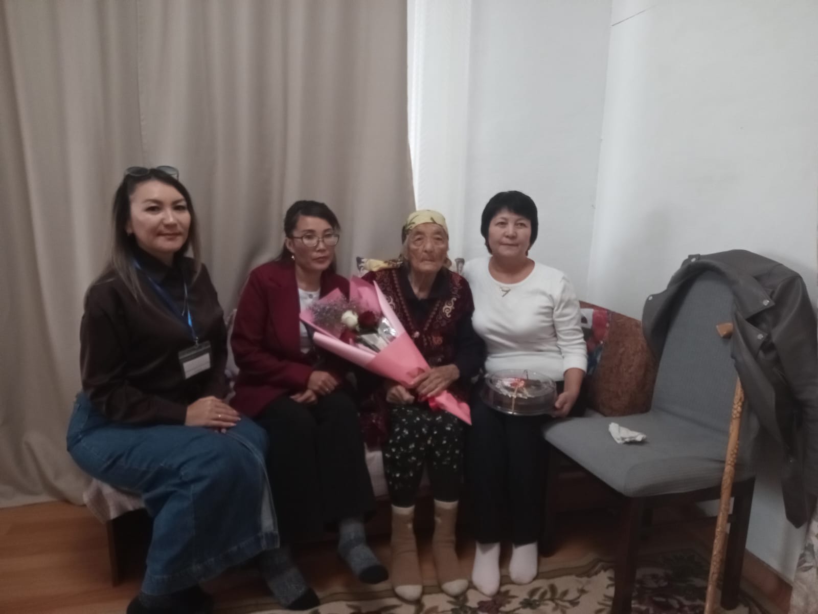 Поздравили с наступающим Днём пожилых людей!