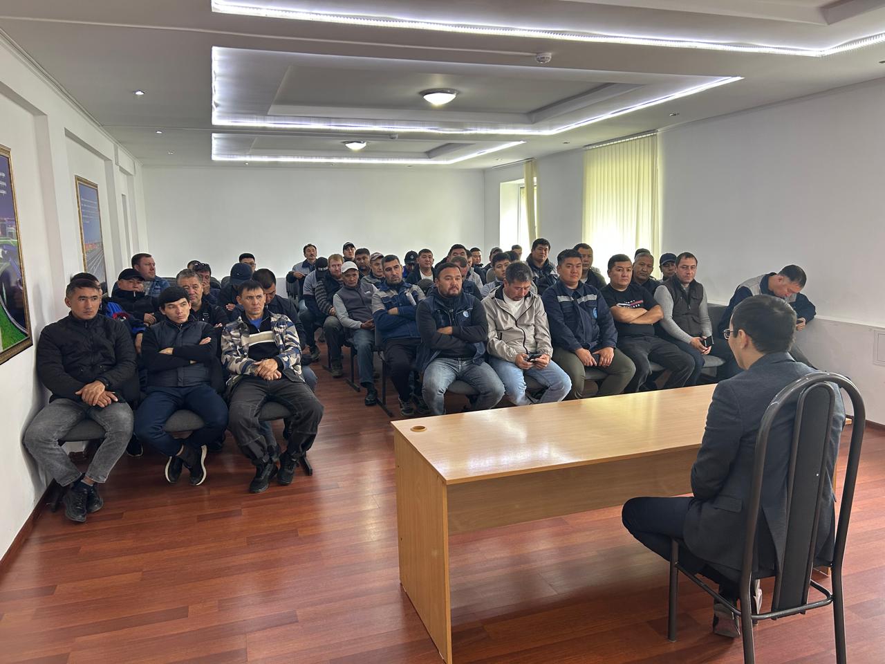 В рамках профилактики производственного травматизма проведена разъяснительная работа с трудовым коллективом ГКП на ПХВ «Астан су арнасы»