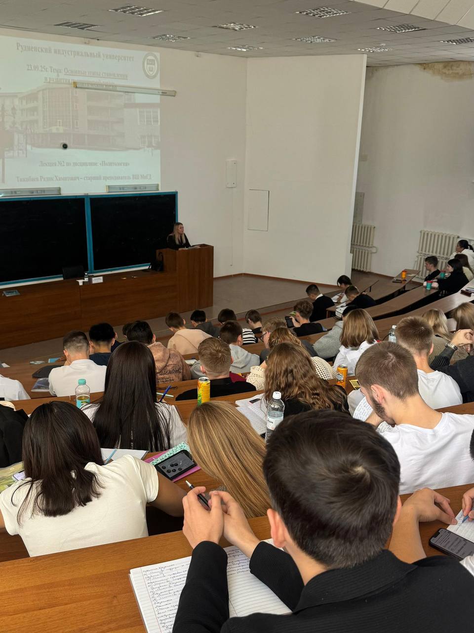 Жастармен түсіндіру жұмыстары