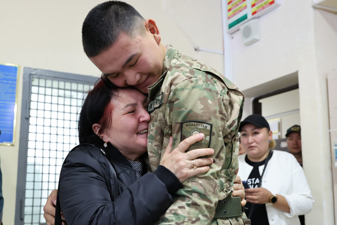 «Аналар жүрегі» комитеті мен Ұлттық ұлан сарбаздарға тосынсый жасады