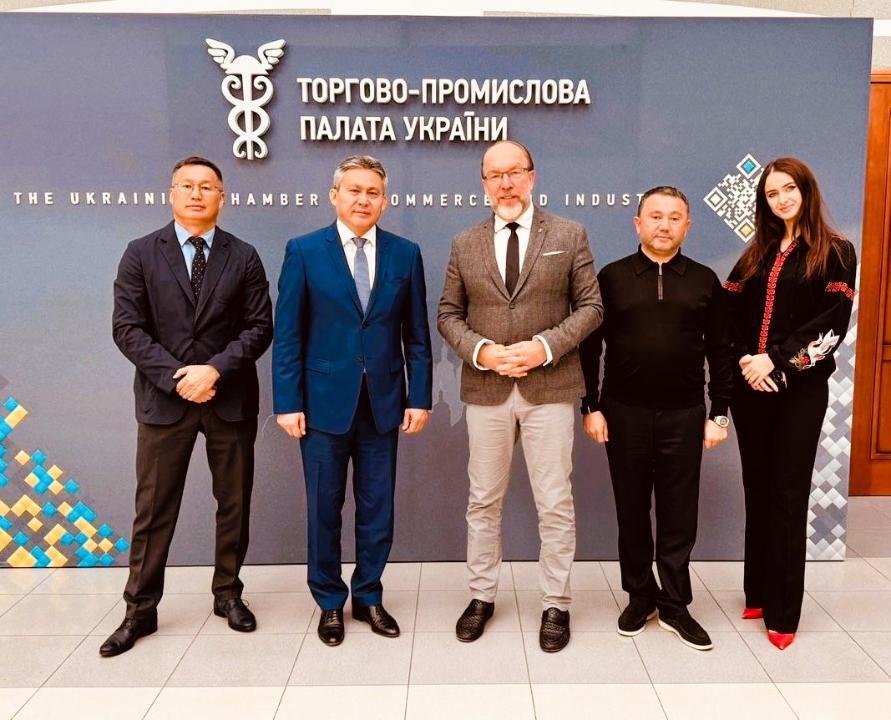 Посол Казахстана посетил Торгово-промышленную палату Украины