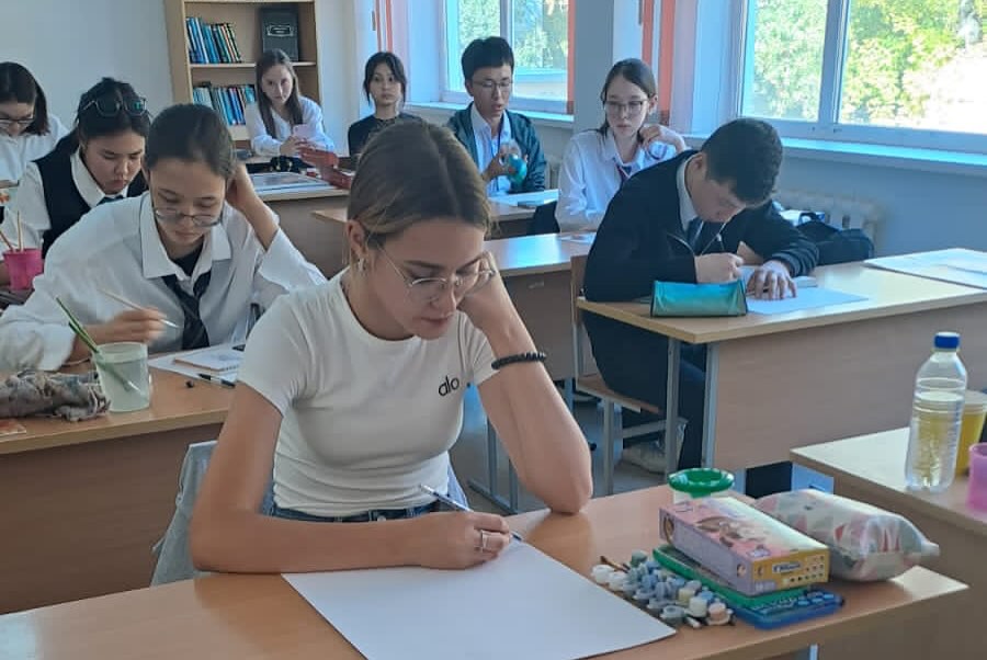 Школьники района проявили себя в Махамбетовских чтениях