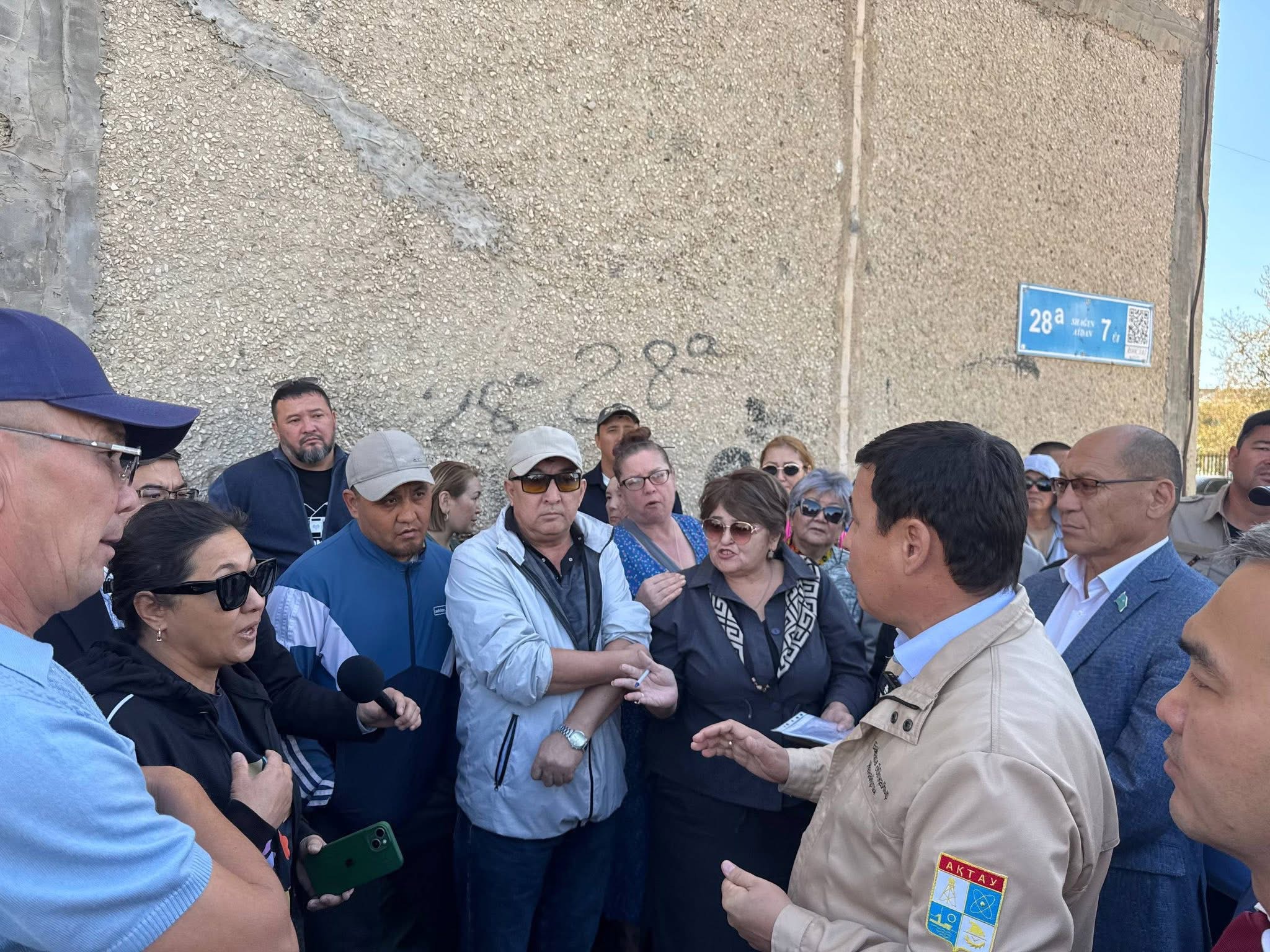 Ақтау қаласының әкімі жеті шағын аудан тұрғындарымен кездесті