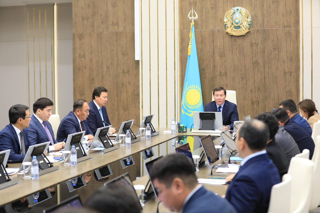 Аппарат мәжілісінде цифрландыру және ЖИ енгізу мәселесі талқыланды