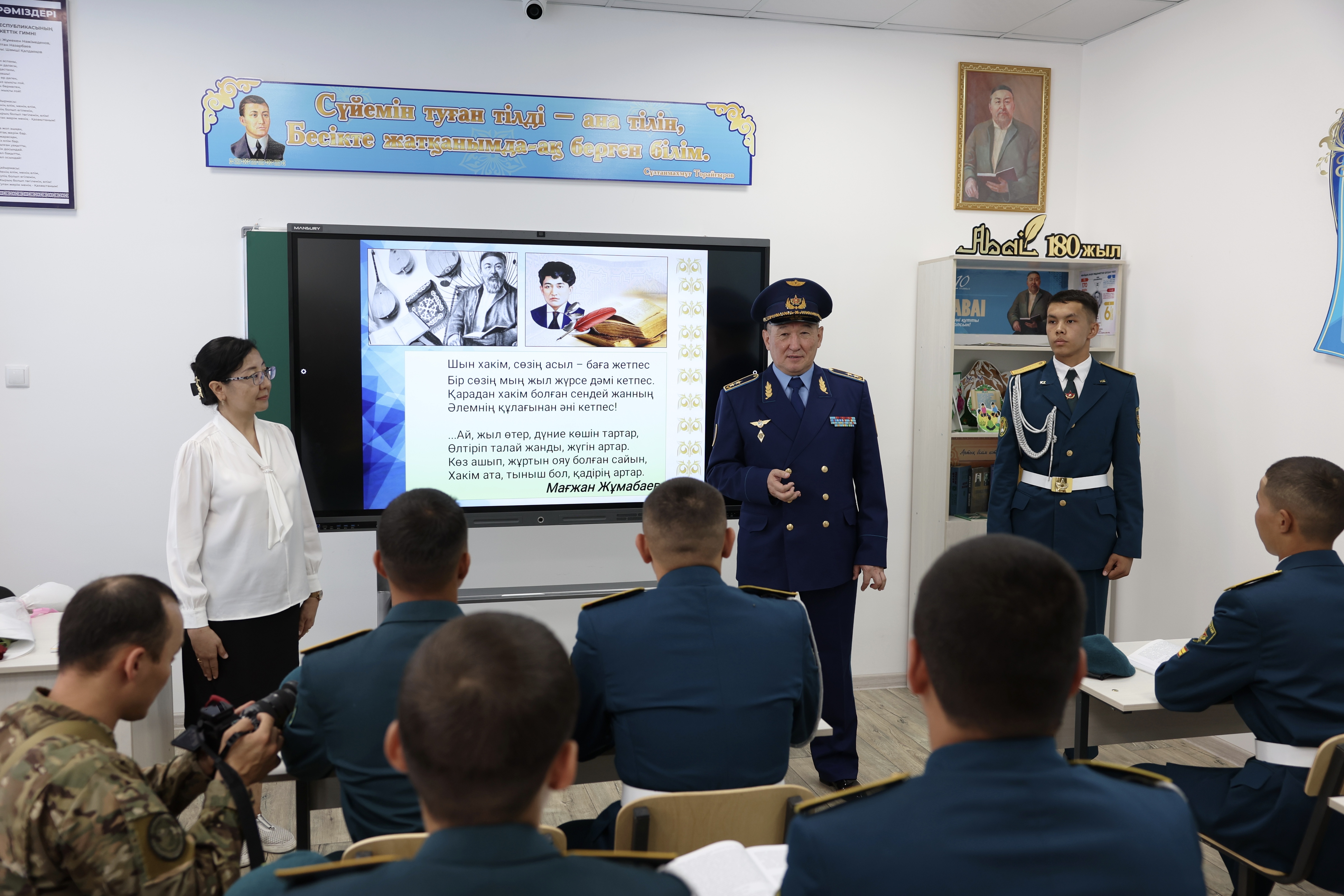 Қорғаныс министрі Шымкентте әскери колледжді ашты