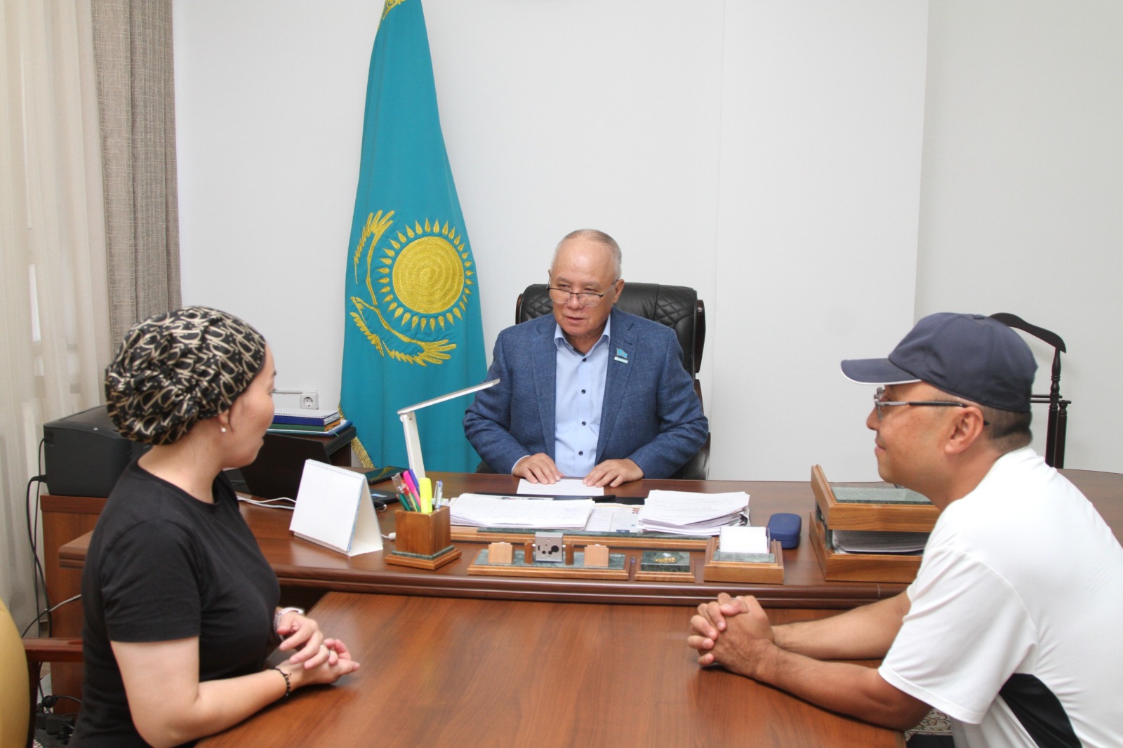 Қалалық мәслихатының төрағасы И.Құттықожаев тұрғындарды қабылдады